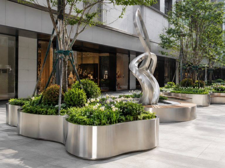 镇远县不锈钢景观雕塑与金属花箱